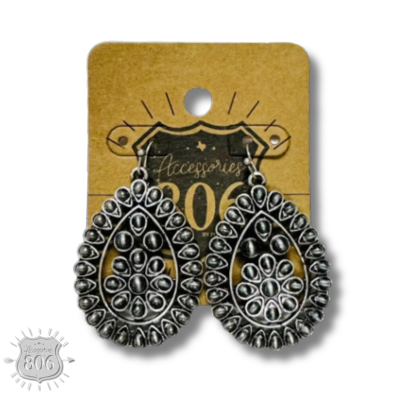 Burnished silver scalloped teardrop earring