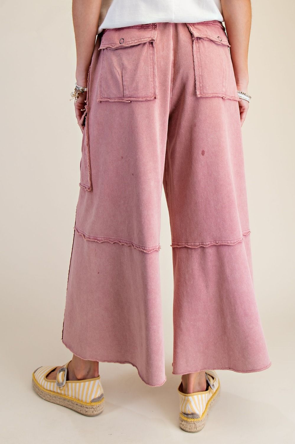 Easel Mineral Washed Terry Knit Cargo Pants in Faded Plum