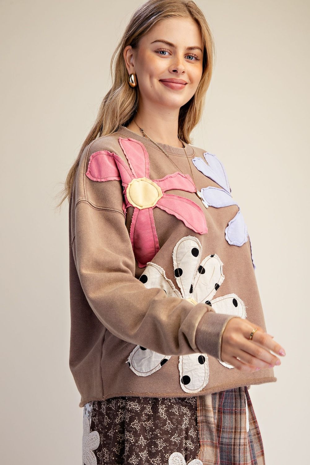 Easel Floral Patch Front Washed Terry Pullover in Mocha