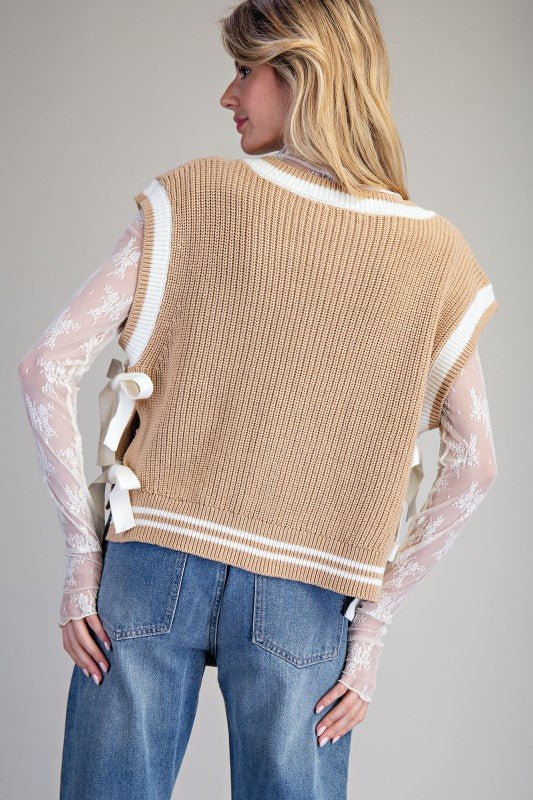 eesome V-Neck Side-Tie Cable Knit Sleeveless Western Sweater Vest — Preppy-Modern Cropped Layering