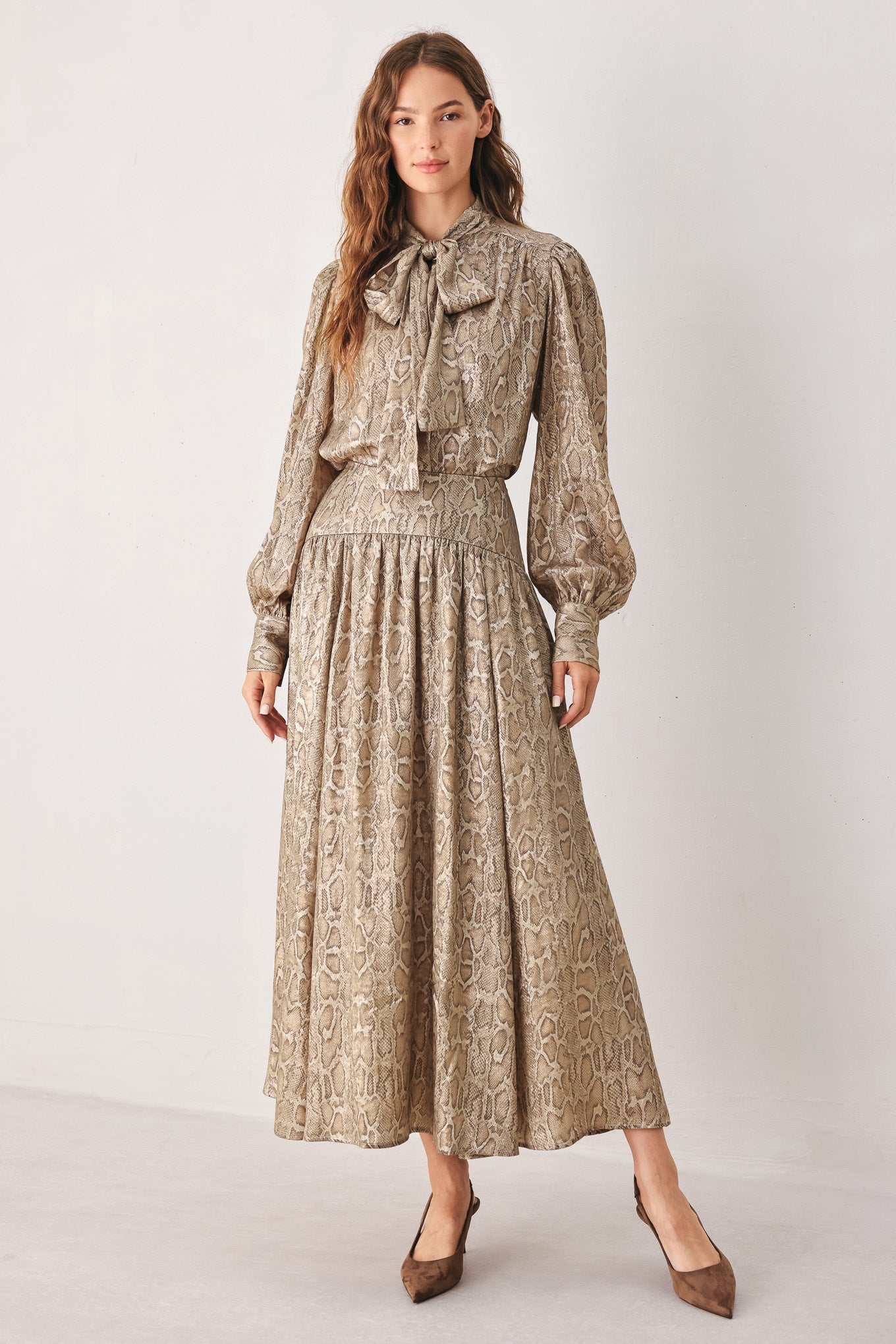 SERPENTINE TAUPE SNAKESKIN WOVEN TOP