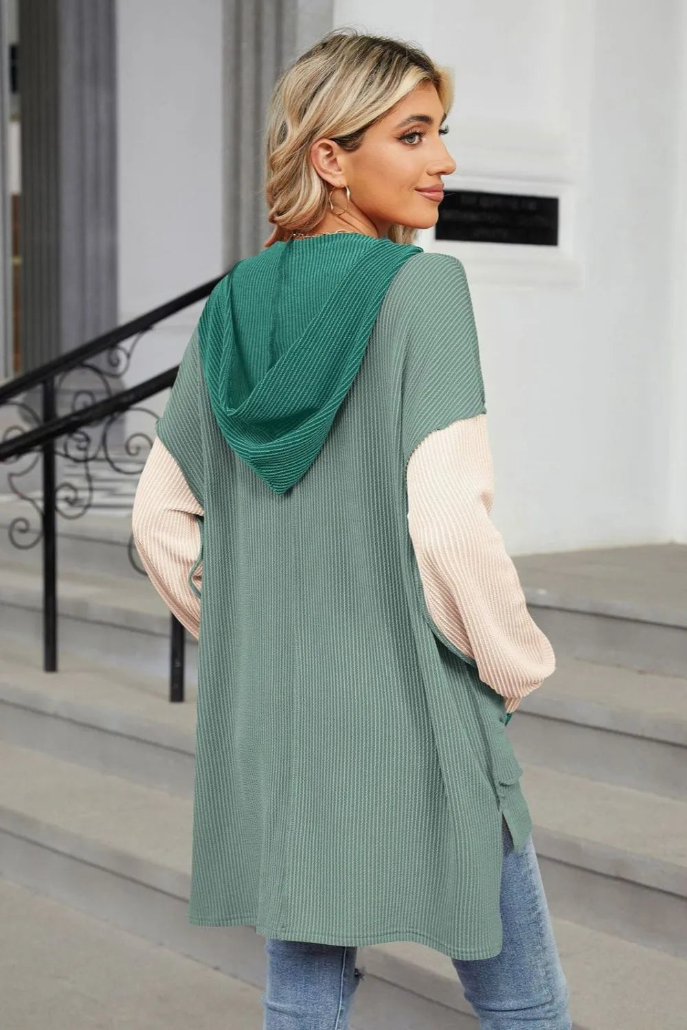 afe433b3-0291-4f3b-b5e6-169d27f19e4d-Max