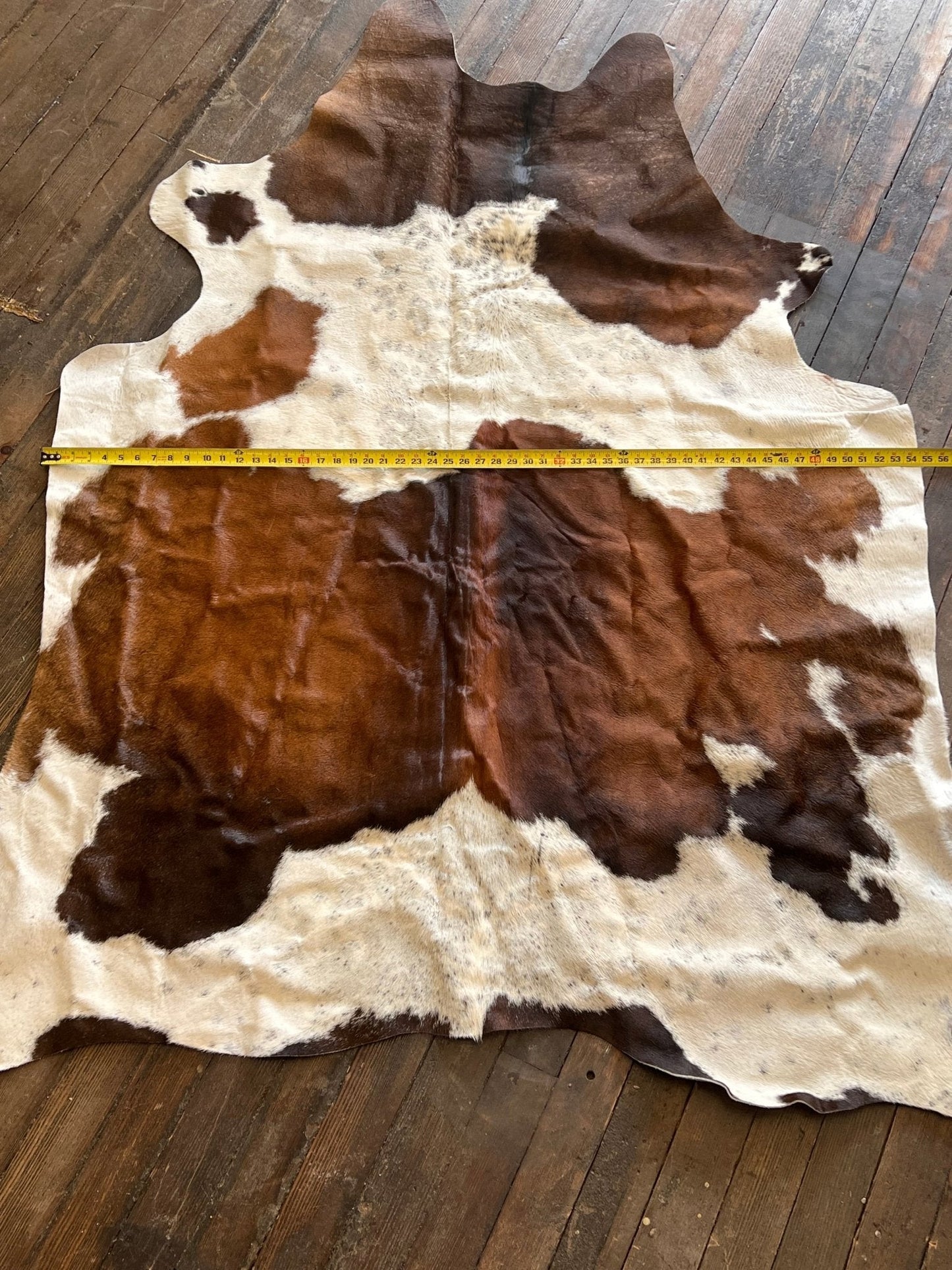 Genuine Brazilian Cowhide Rug — 6.5 ft × 4.5 ft (Photo-Exact Hide, Free Shipping)