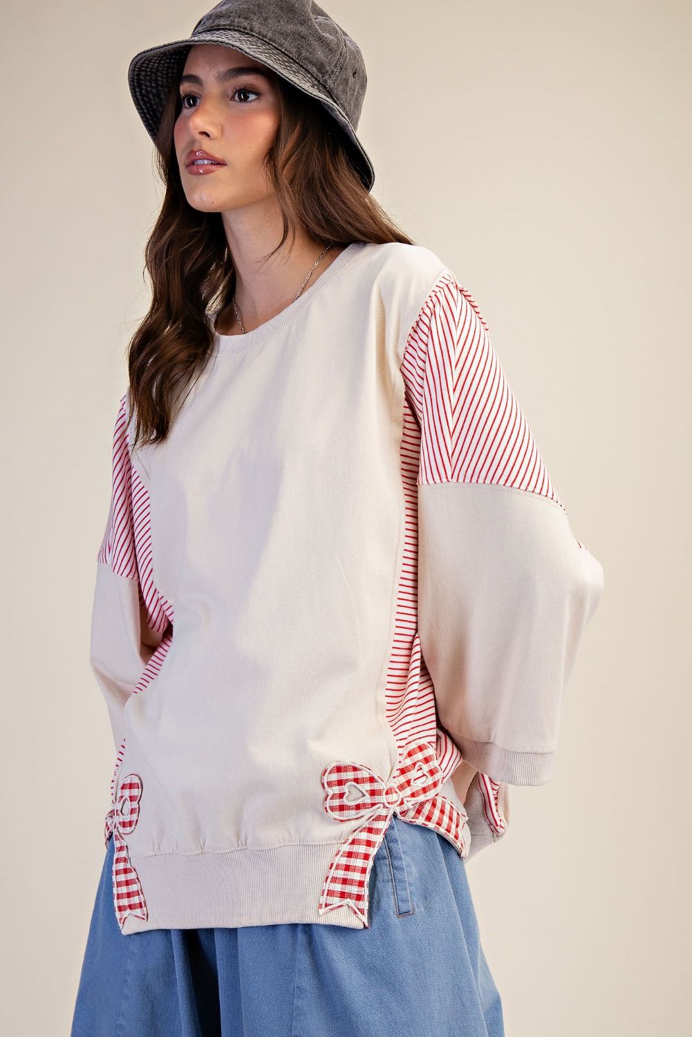Easel Gingham Bow Patch Detail Pullover in Natural