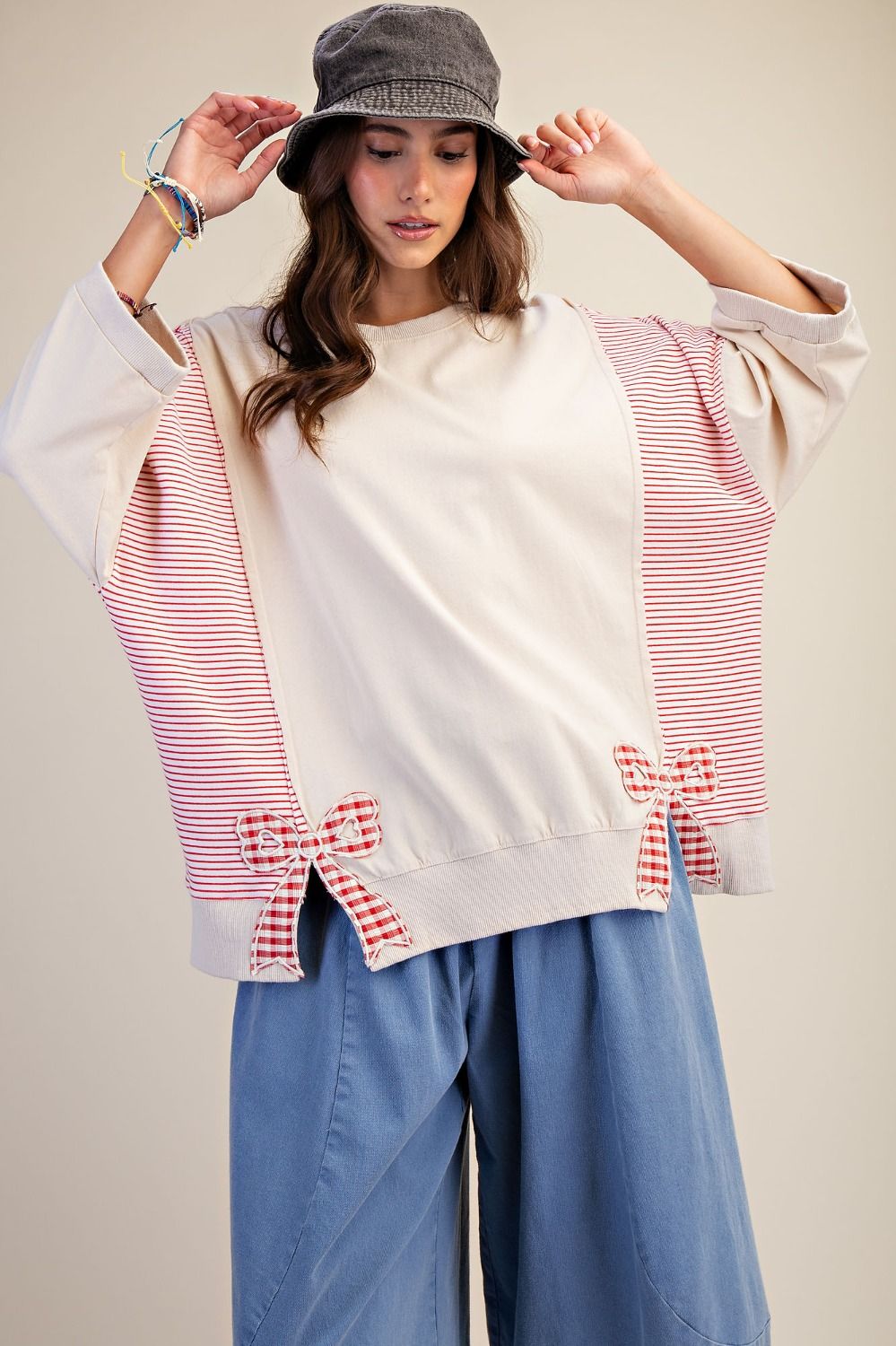 Easel Gingham Bow Patch Detail Pullover in Natural
