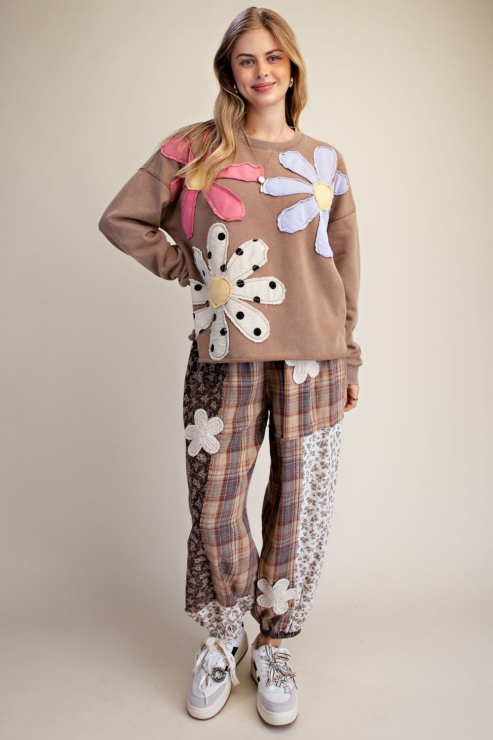 Easel Floral Patch Front Washed Terry Pullover in Mocha