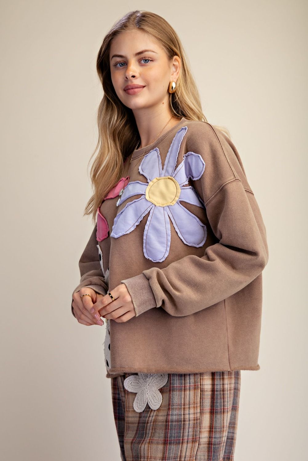 Easel Floral Patch Front Washed Terry Pullover in Mocha