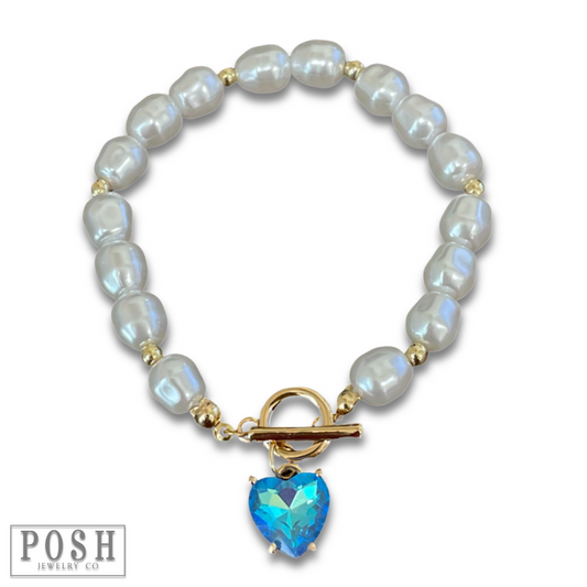 Pearl bracelet with heart